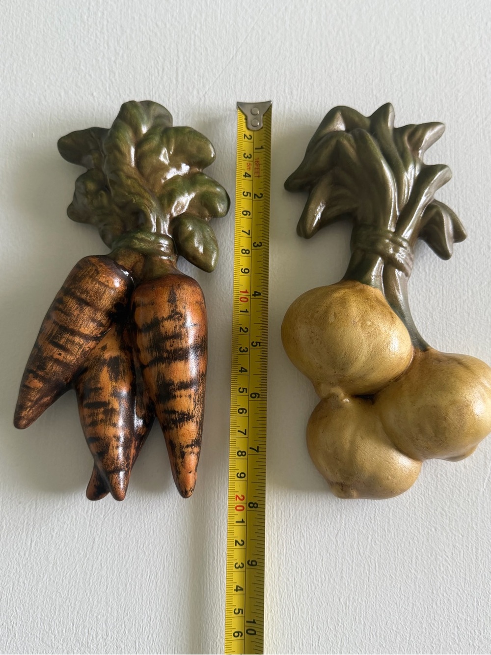 2 Vintage 1970’s Ceramic Vegetable Wall Plaque Decor Retro Kitchen - Picture 4 of 7